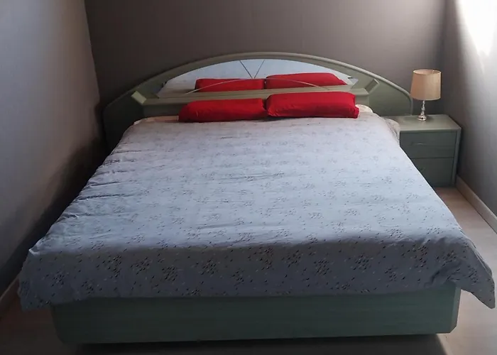 Les Cinq Francais Ferienhaus Nismes